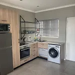 Gorgeous 5 Star Apartment In Camps Bay